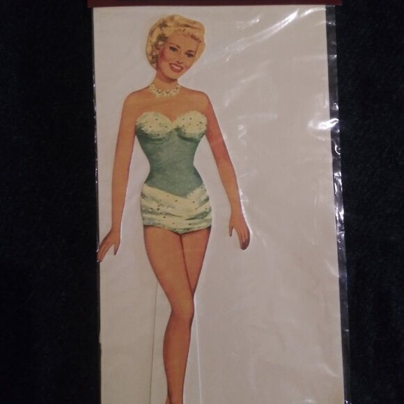 COLLECTOR'S BETTY GRABLE Cutout Paper Doll Set - Picture 2 of 4